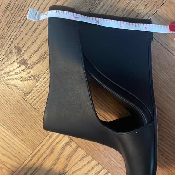 Vince cut out wedges, 4 inch heel, size 7.5 - Picture 6 of 10